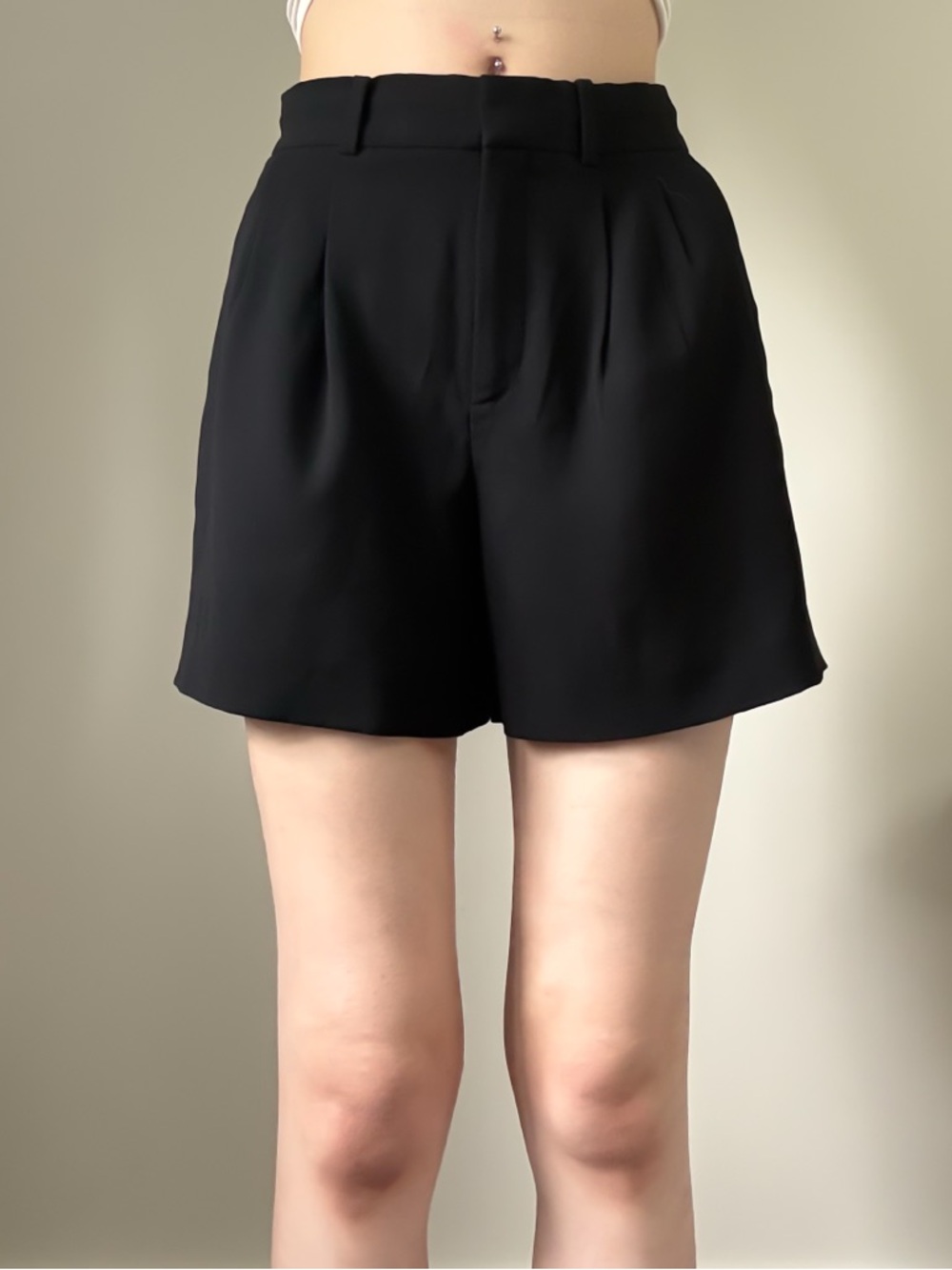 BABATON Atelier Pleated Mid Thigh High Waist Shorts Black Size 2 EUC